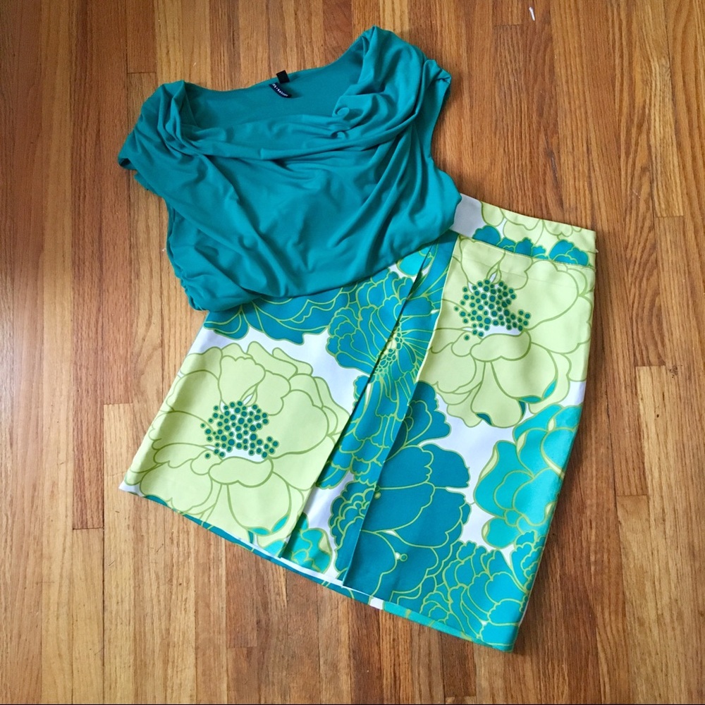 Ann Taylor floral print A-line skirt size 4.